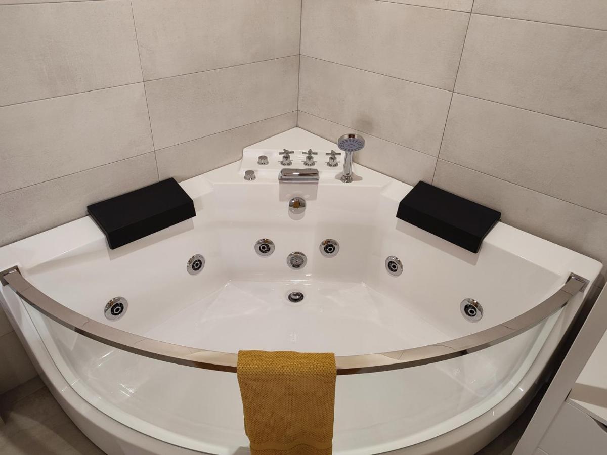 Penafiel Dreams Con Jacuzzi Apartment Ngoại thất bức ảnh